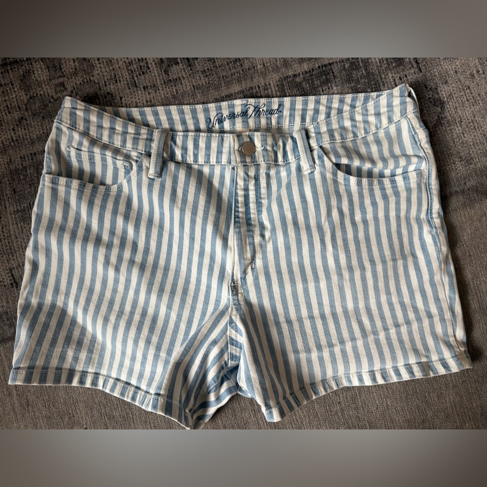 Universal Thread Blue Striped Women's Shorts size 14/32R EUC
